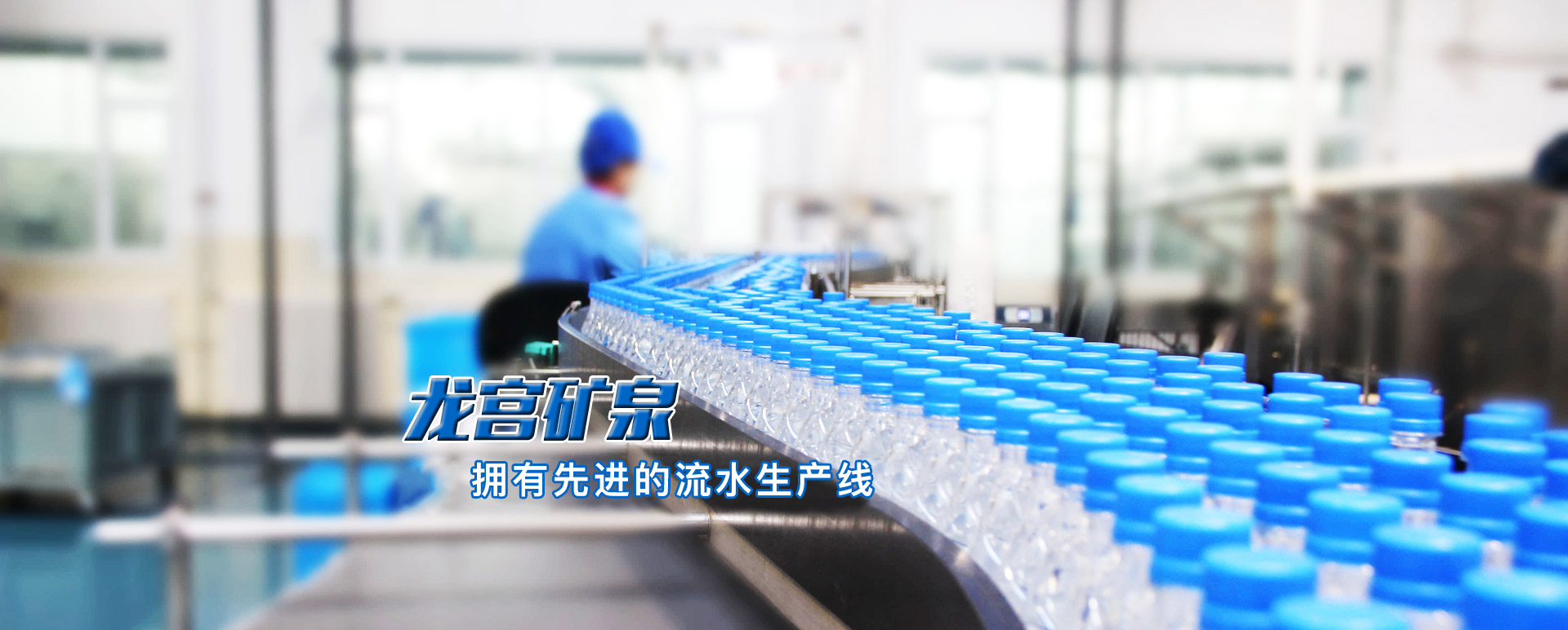 倉壁振動(dòng)器以振動(dòng)電機(jī)為激振源,將底座與電機(jī)采用高強(qiáng)度螺栓堅(jiān)固連接,用于防止和消除料倉、料罐或料斗內(nèi)物料的起拱、管狀通道、粘倉等閉塞現(xiàn)象